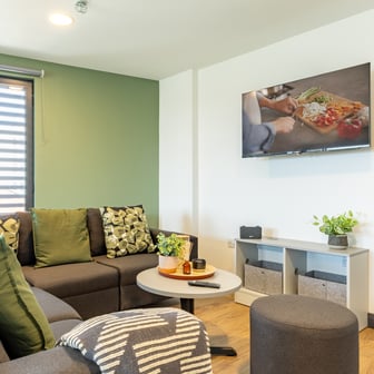 2 Bedroom Apartment - Image 1